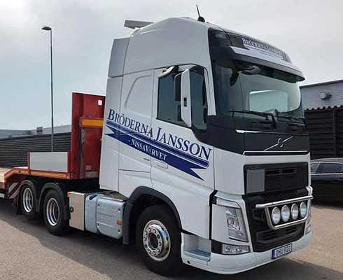 Vit dragbil Volvo FH 6X2 stulen i Halmstad
